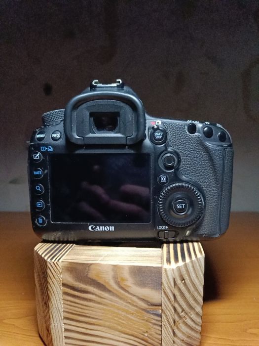 Canon 5d mark 3 , mark lll body
