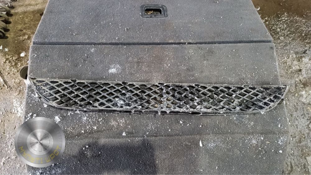 Решетка переднего бампера Mercedes Sprinter W906 (2006–2018)