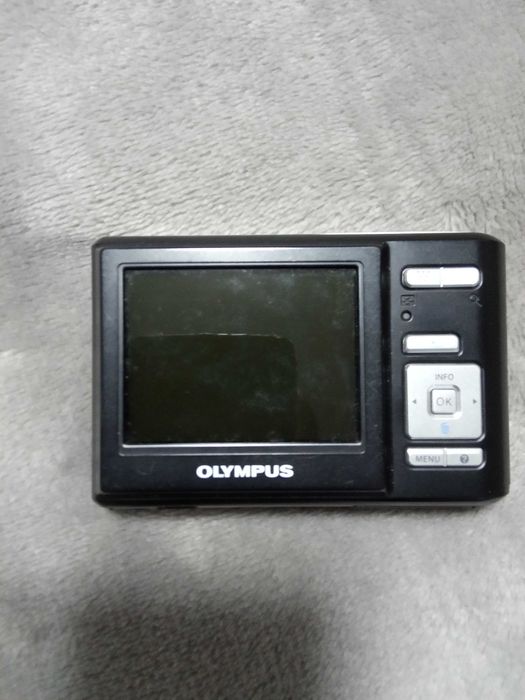продам цифровий фотоапарат Olimpus T 100