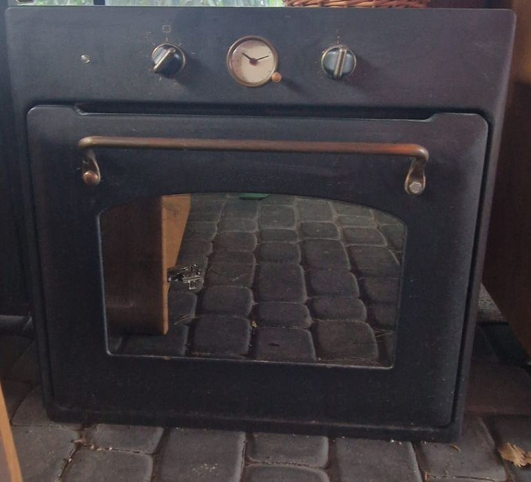 Meble kuchenne  w zabudowie z agd