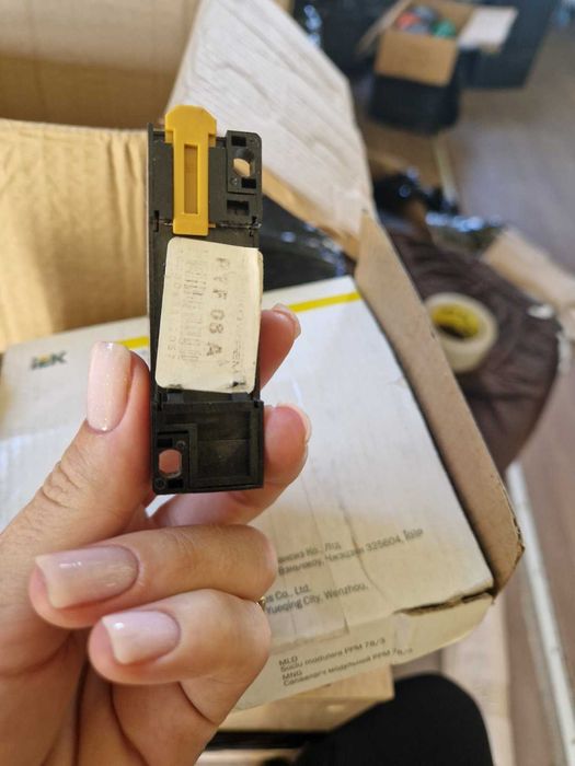 Колодка PYF08A-E під проміжне реле MY2