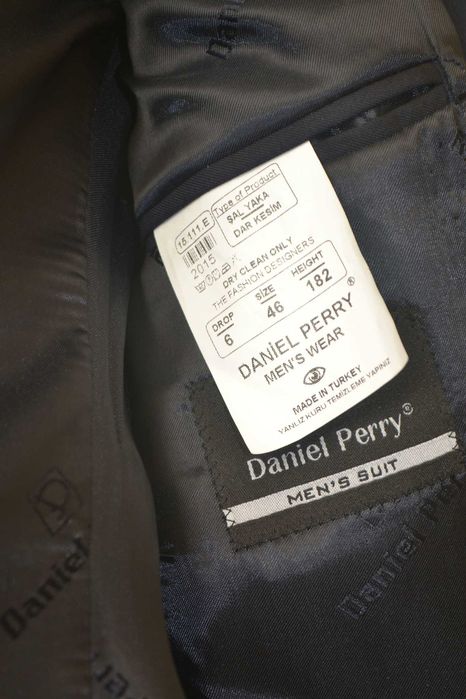 Чоловічий костюм daniel perry: 980 грн. - Класичні костюми Маневичі на Olx