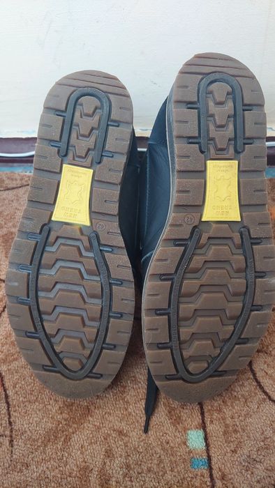 Продам зимние ботинки