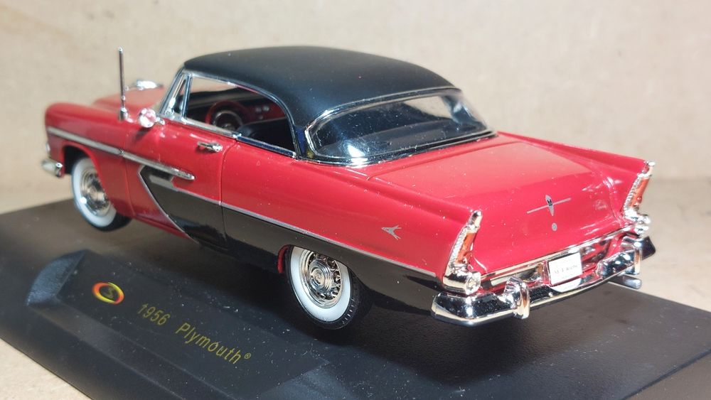 Signature Models 1956 Plymouth 1:32