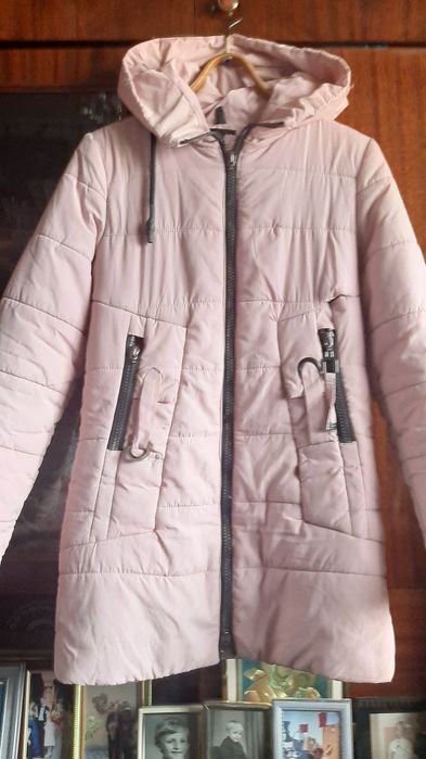 Продам курточки розові б/в