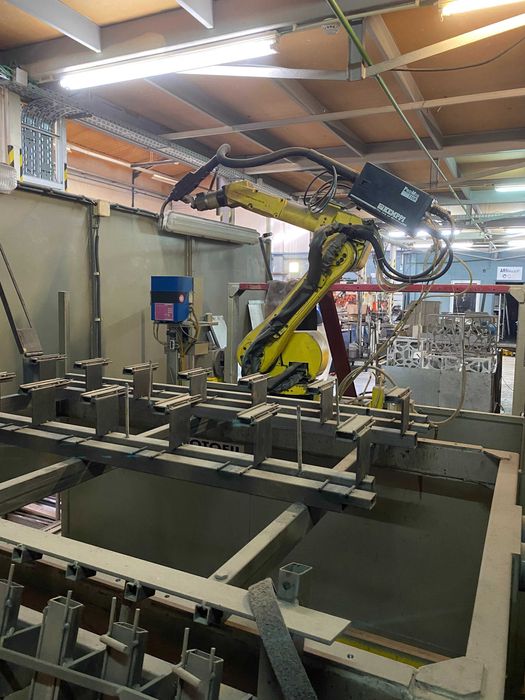 Robot de soldadura MIG MAG e TIG