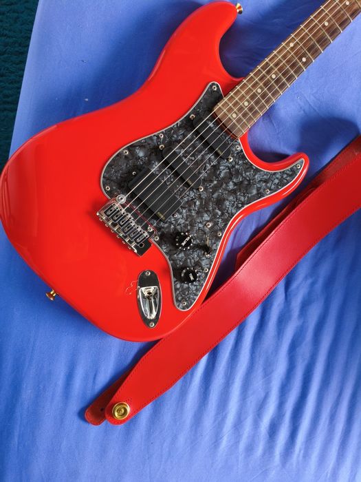 Squier Stratocaster aktywne EMG