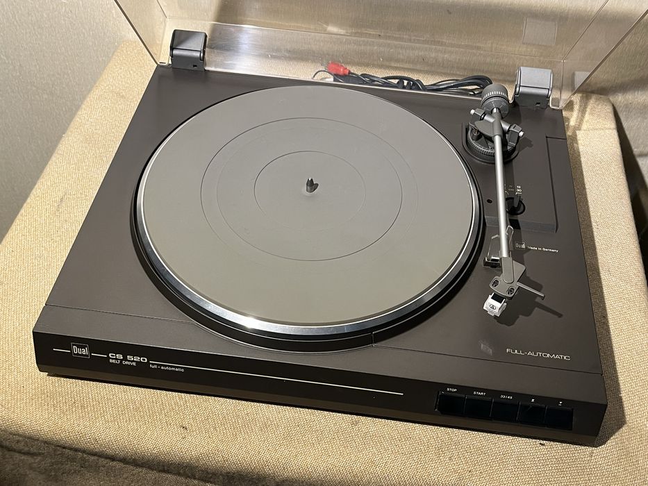 Качественный немецкий проигрыватель винила DUAL CS-520 BELT DRIVE