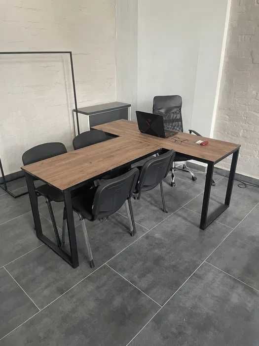 Офісні меблі в стилі Лофт. Столи, тумби, стелажі, шафи, столики.