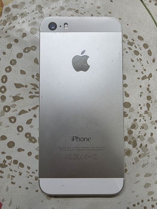 Iphone 5s praticamente novo