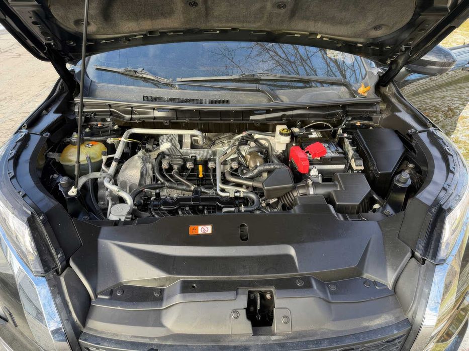 Mitsubishi Outlander      2023