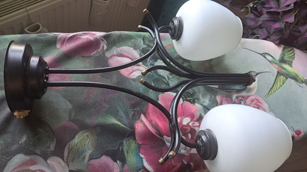 Piękna lampa z dwoma kloszami