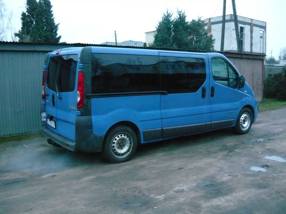 Renault Trafic 2,0 dci 9 osobowy