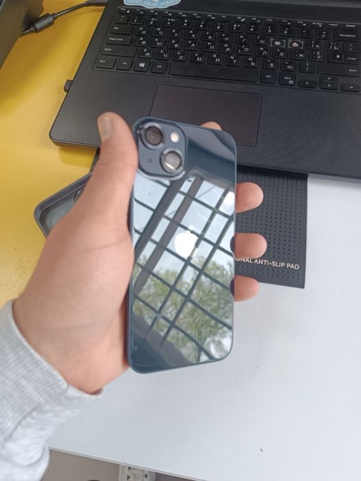 iPhone 13 у хорошому стані 128 гб