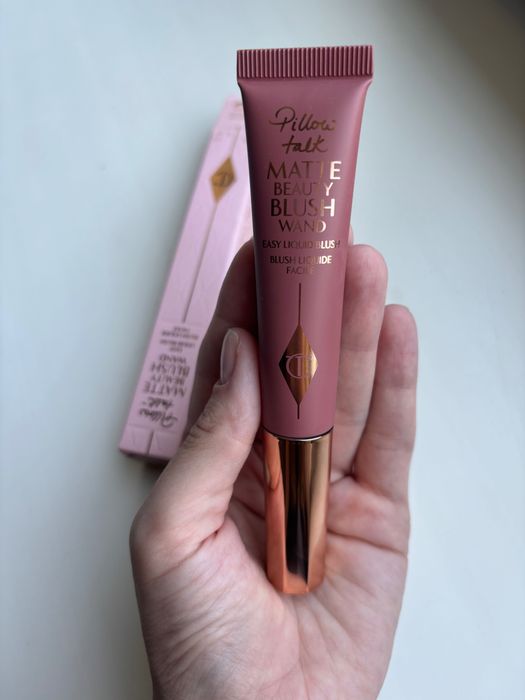 Кремові румʼяна charlotte tilbury pillow talk