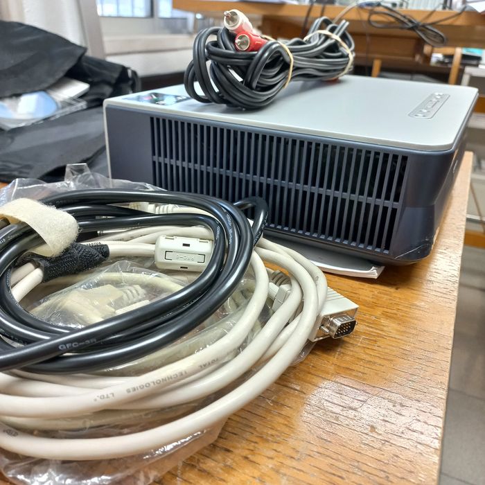 Projector Sony VPL ES2
