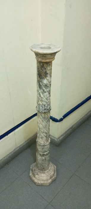 Coluna em alabastro