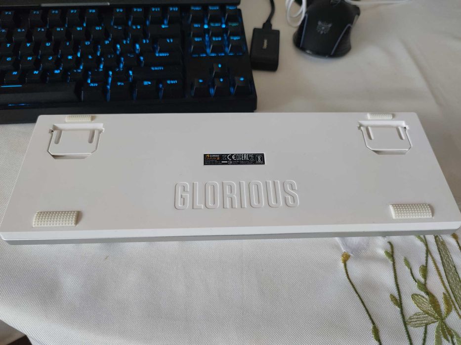 Klawiatura Glorious GMMK 2 Compact - Fox Linear - biała