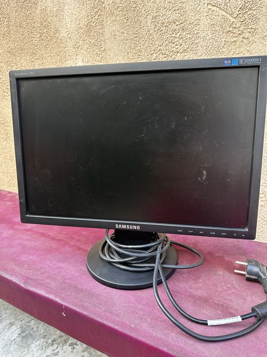Монитор Samsung