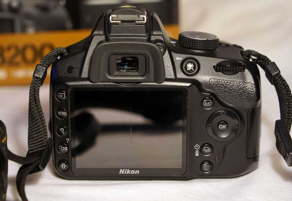 Nikon D3200 (24 Mp) + NIKKOR 18-55mm 3.5-5.6 G VR II + acessórios