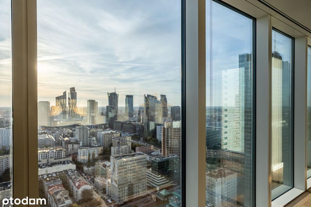 Złota 44 High-Floor Corner Apartment, Panoramic Sk