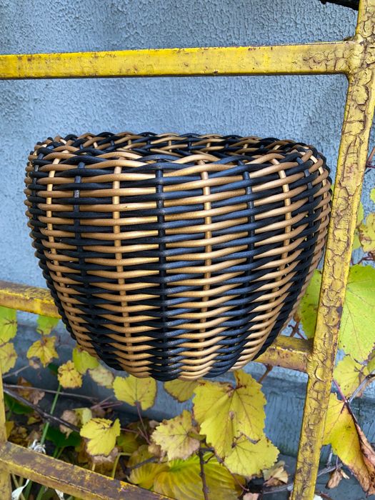 Кашпо из ротанга тигровое на 12 л чёрное с золотом ручная работа