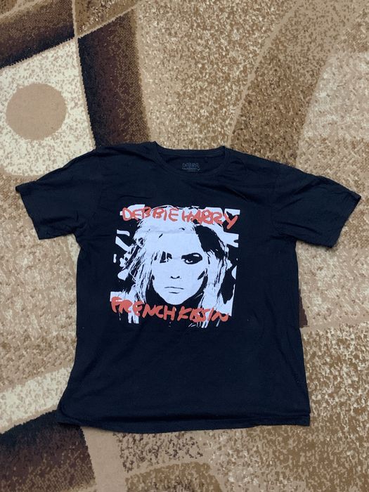 Різні футболки. .