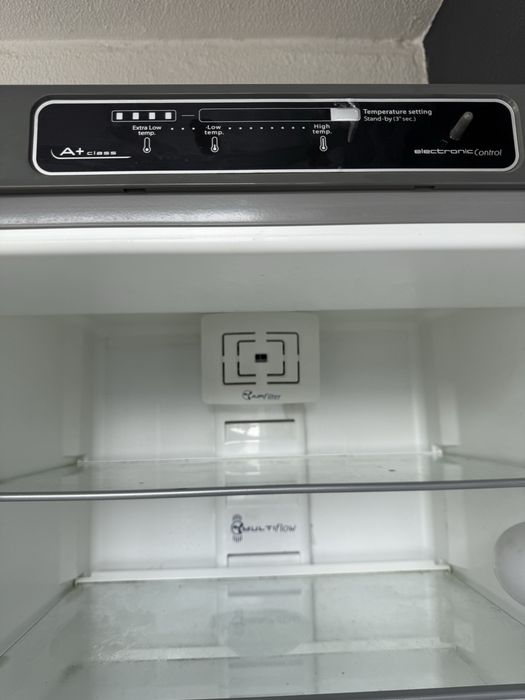 Frigorífico combinado Whirlpool com problema