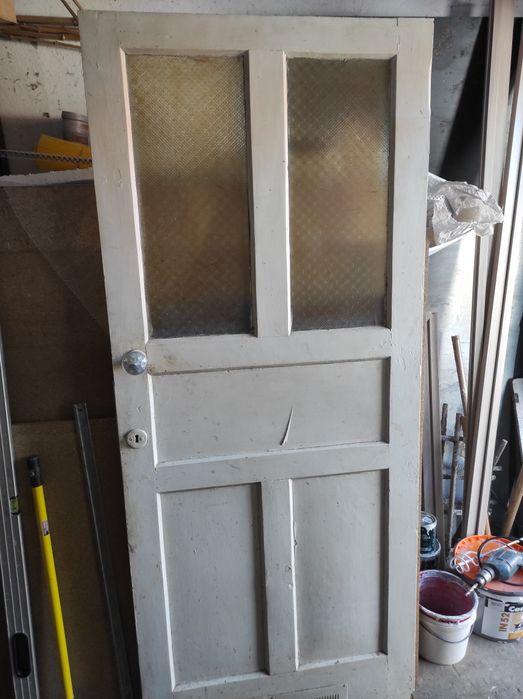 Продам двери б/у