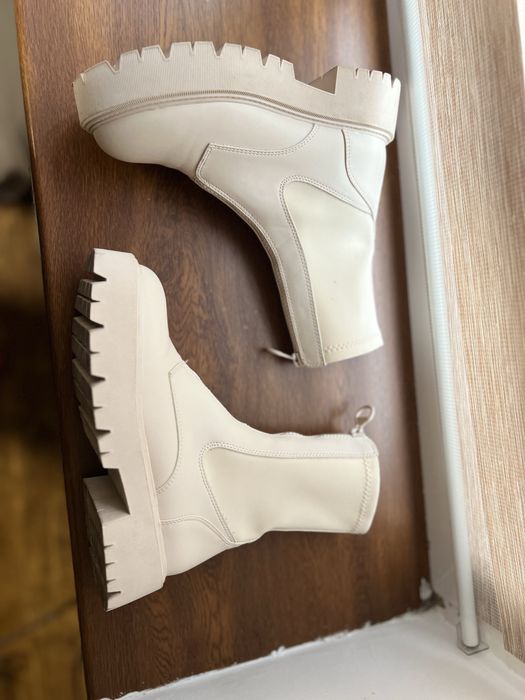 Bershka Непромокаємі черевики