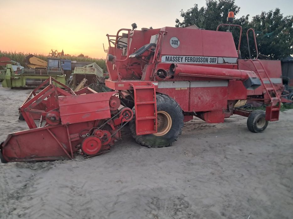 Kombajn na części Massey Ferguson 307 silnik sieczkarnia koło pasowe