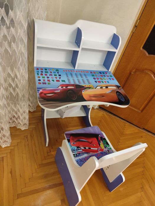 Парта з стільцем