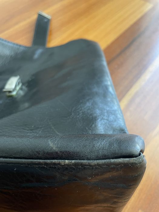 Mala em couro feminina