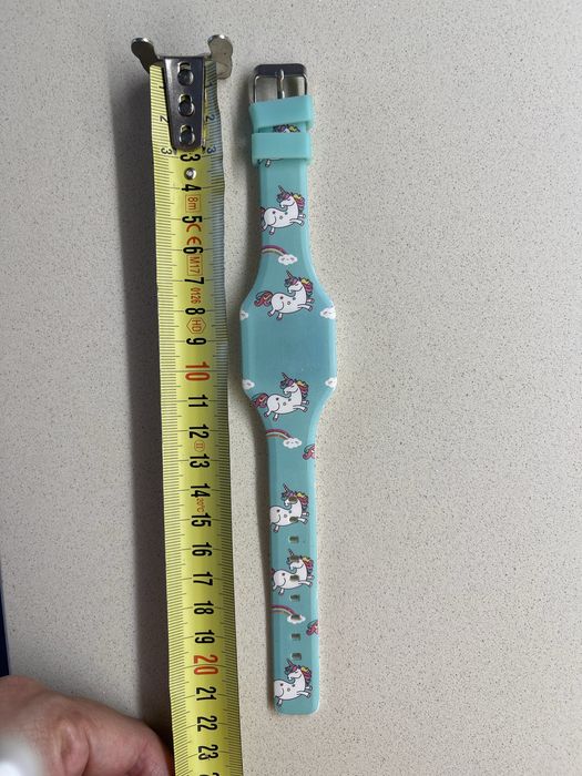 Relógio eletrónico colorido para criança