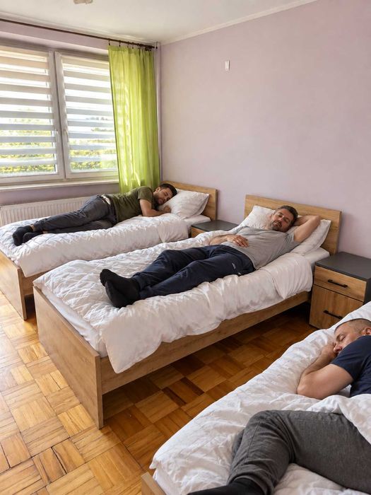Kwatery pracownicze Zawiercie - nocleg 25zł/os. , 15 miejsc + noclegi na 1 noc