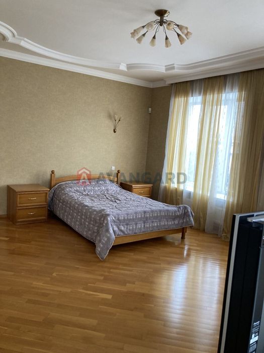 Продаж двоповерхового будинку с. Сонячне, вул. 8 Березня.