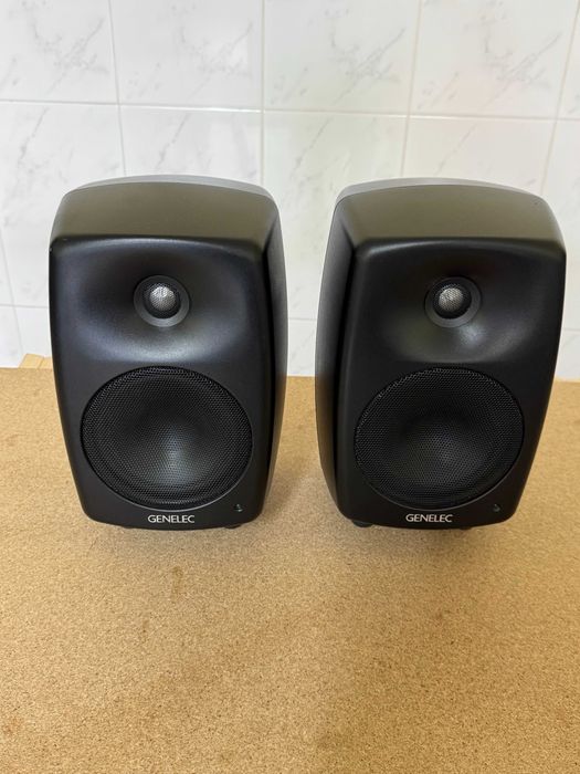 Colunas GENELEC 4030