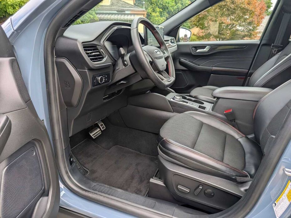 Ford Escape ST-Line      2024