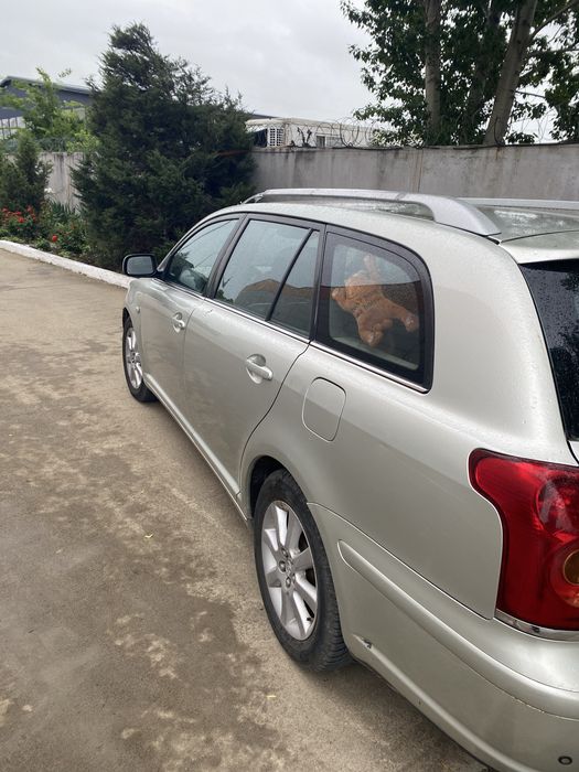 Toyota  Avensis 2003