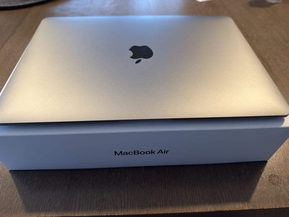 MacBook Air 13” M1 A2337 8GB RAM