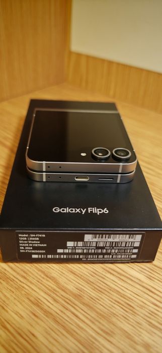 Samsung flip6 12/256 silver shadow