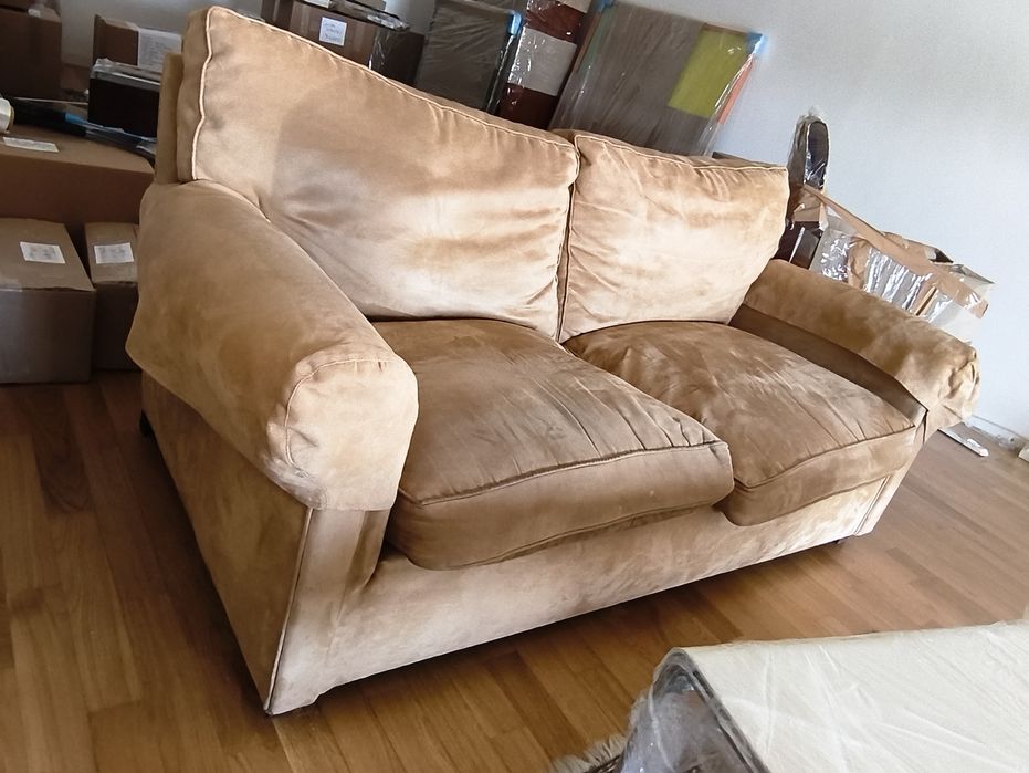 2 sofás de 2 lugares cada