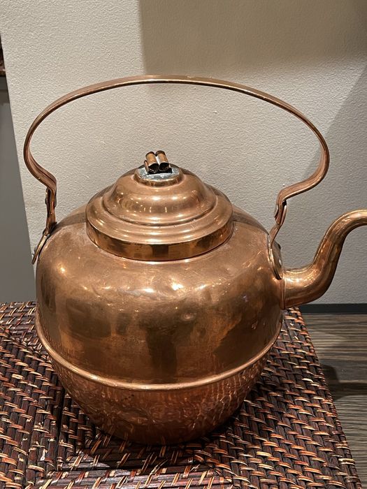 Старий мідний чайник на 4 л