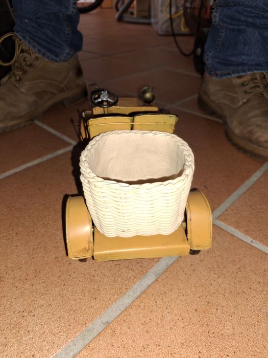 Veículos em chapa decorativos