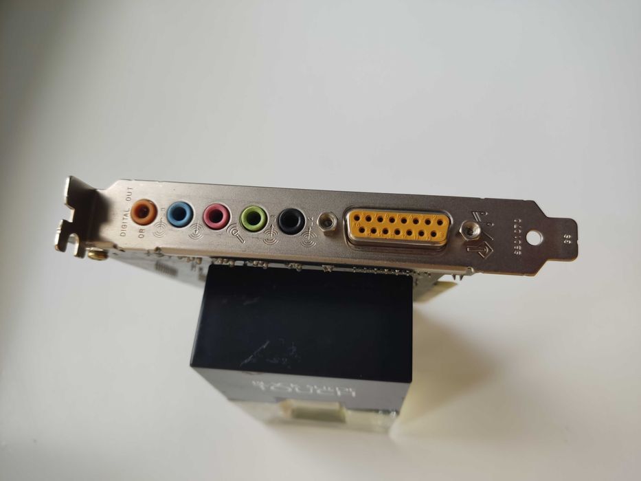 Ретро звуковая карта Creative Sound Blaster Live 5.1 (Model: SB0220)