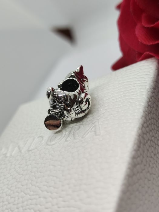 Charm's kotek z kłębuszkiem srebro S925