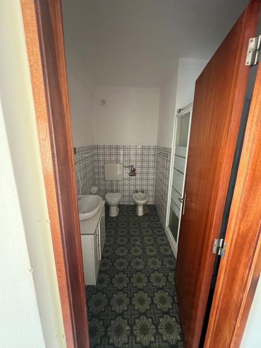 2 portas de madeira maciça mais ombreiras