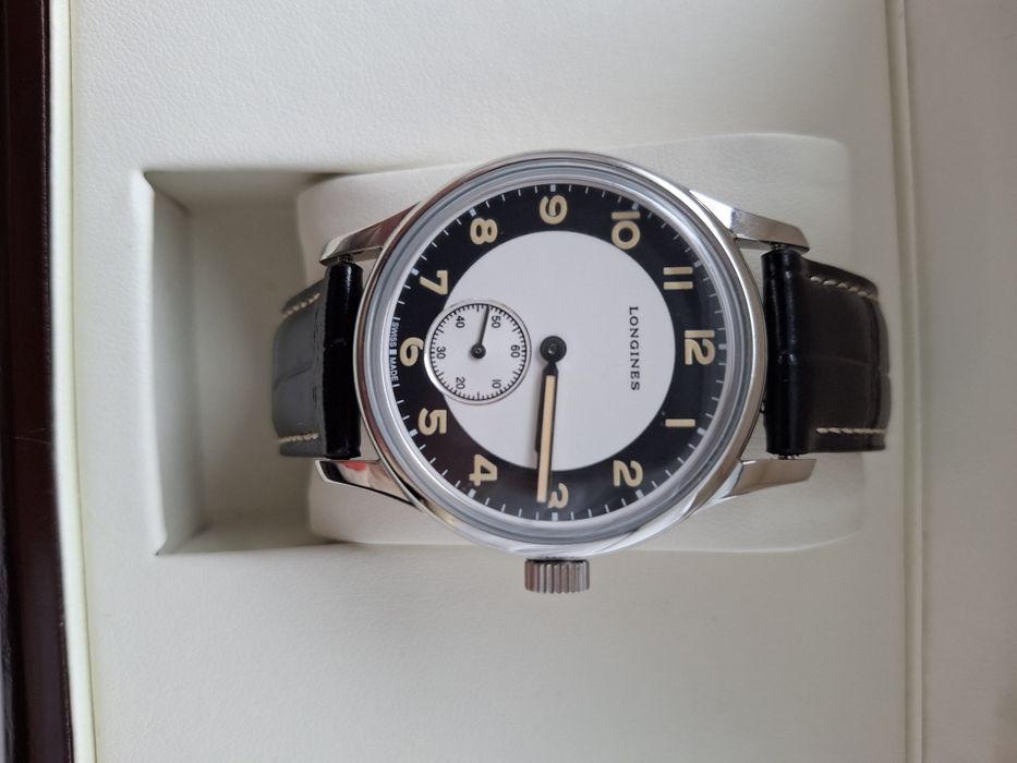 Годинник марки Longines.