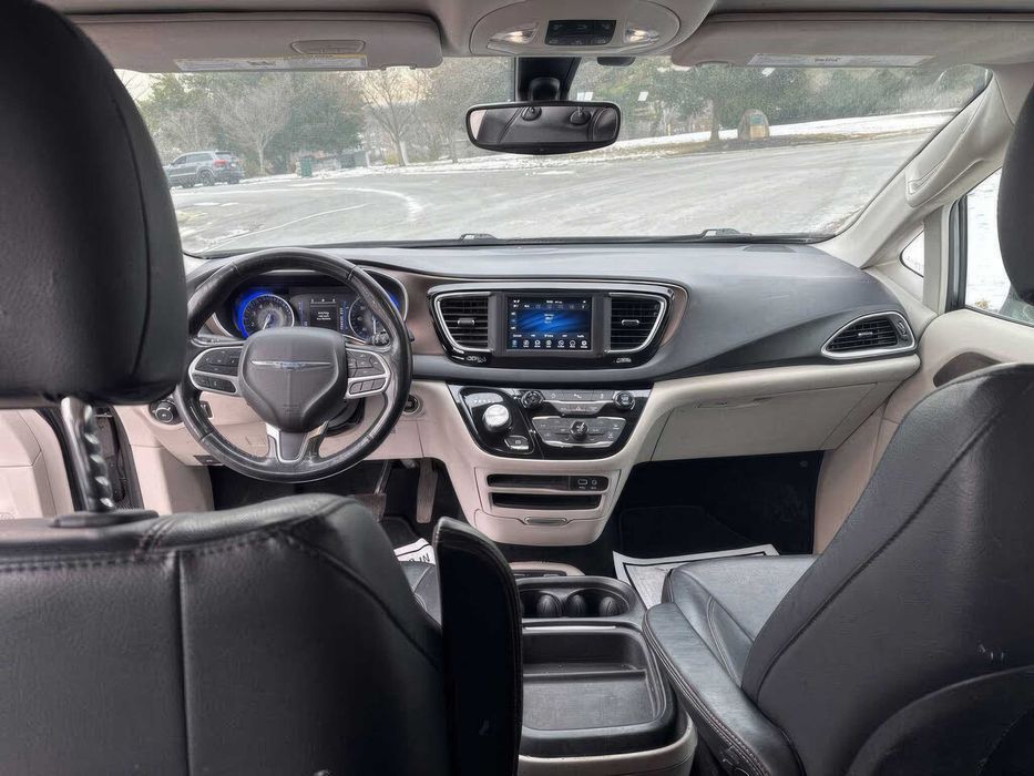 Chrysler Pacifica      2019