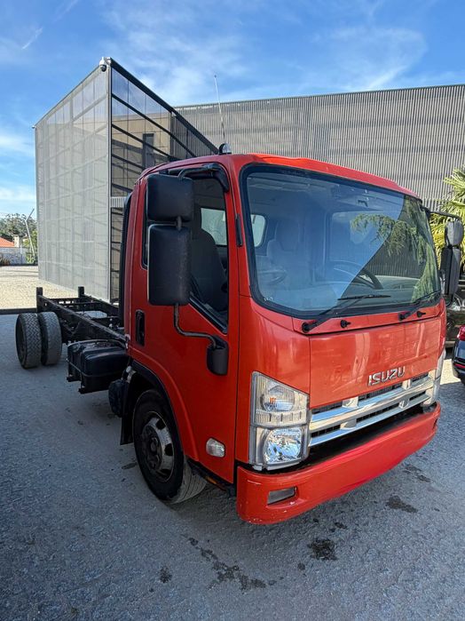 camião isuzu 7.5T para peças